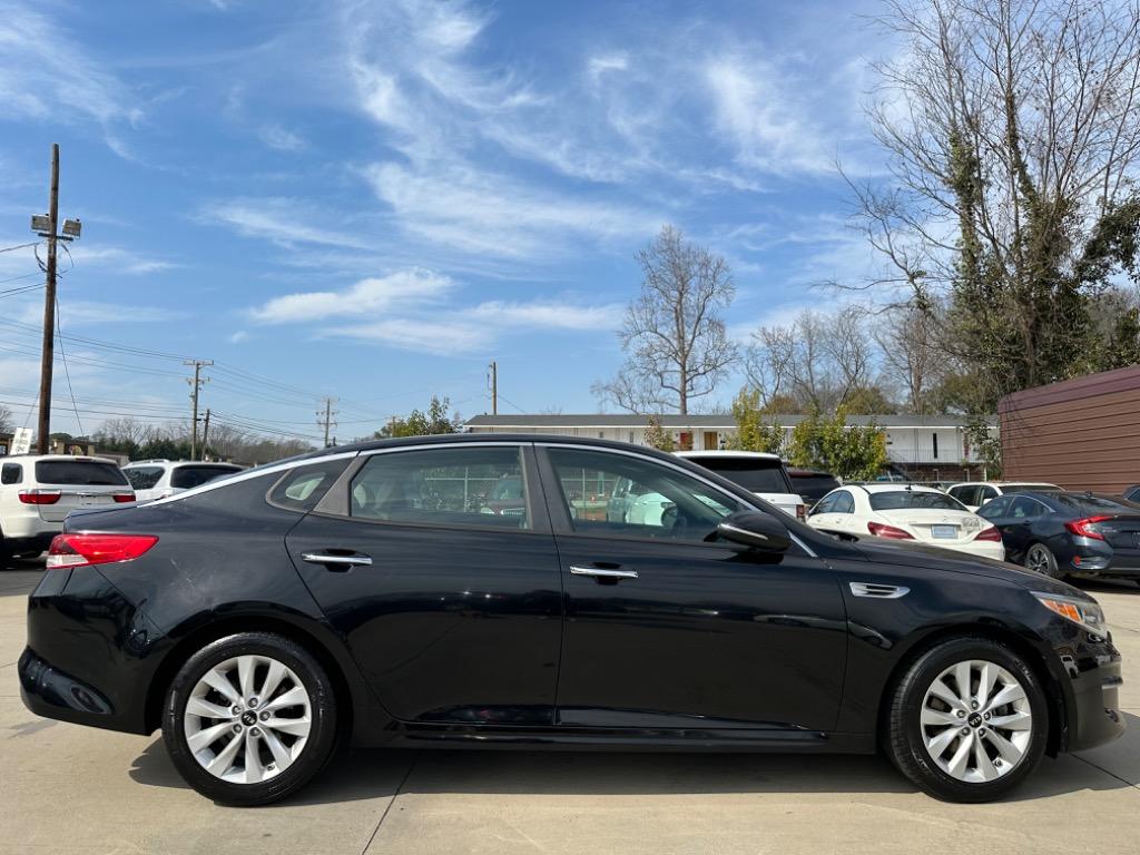 2016 Kia Optima LX's photo