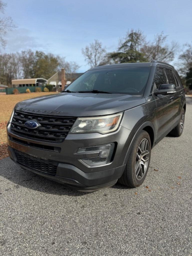 2016 Ford Explorer Sport's photo